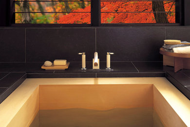 大阪にある和風のおしゃれな浴室の写真