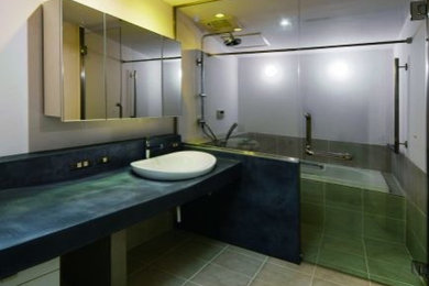 横浜にあるおしゃれな浴室の写真