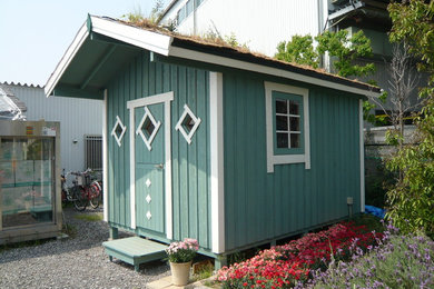 Foto di garage e rimesse scandinavi con ufficio, studio o laboratorio