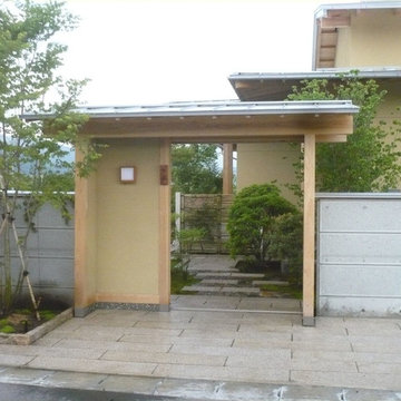【茨城・常陸太田市】和風庭園・石畳と御簾垣とモミジの庭