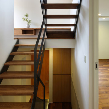 SEVEN FLOOR HOUSE
