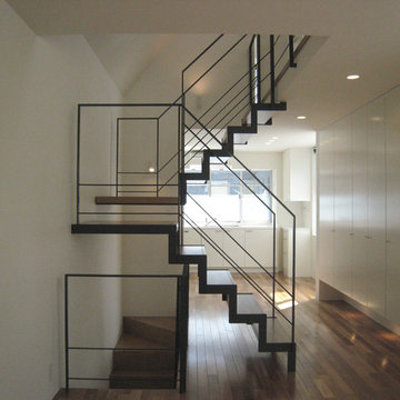 上目黒の家　２階から３階への階段