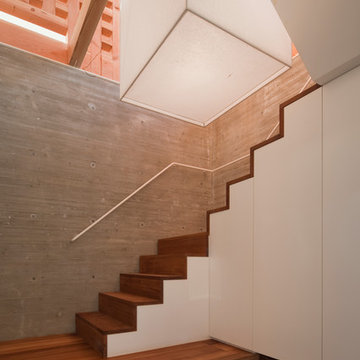玄関／階段　entrance/stairs