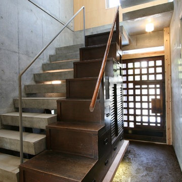 階段箪笥の家