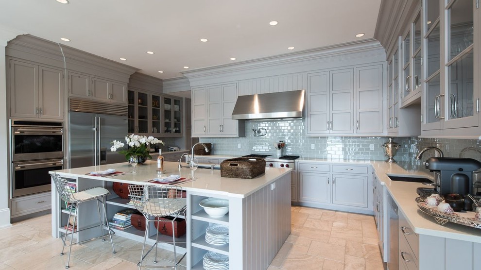 Kitchen - transitional kitchen idea in New York