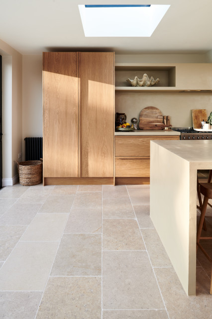 Halstead House || Dijon Tumbled Limestone koekken