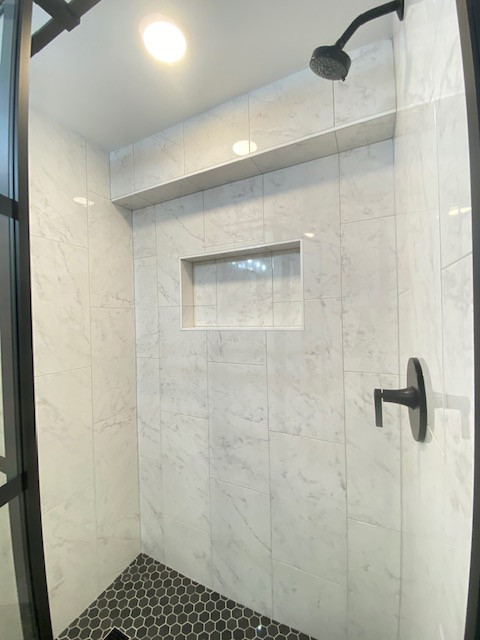 Bathroom Remodel - Clarendon I Unit