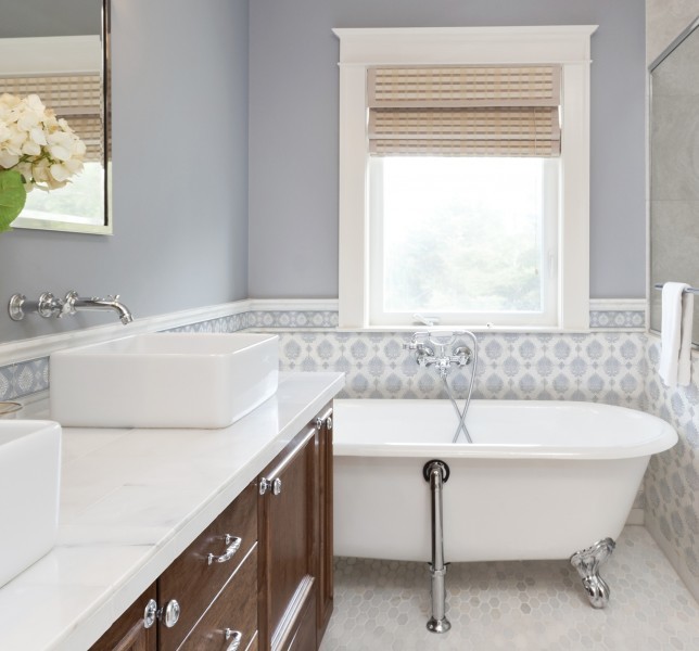 Mountain style bathroom photo in Orange County