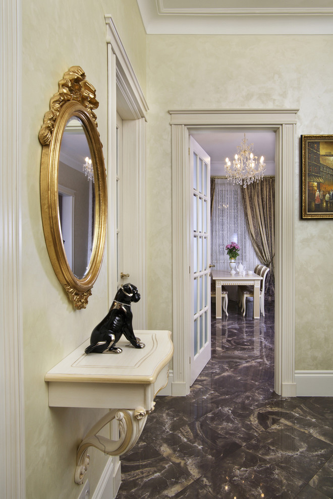 Элегантная классика (3-х комн. квартира в сталинке)