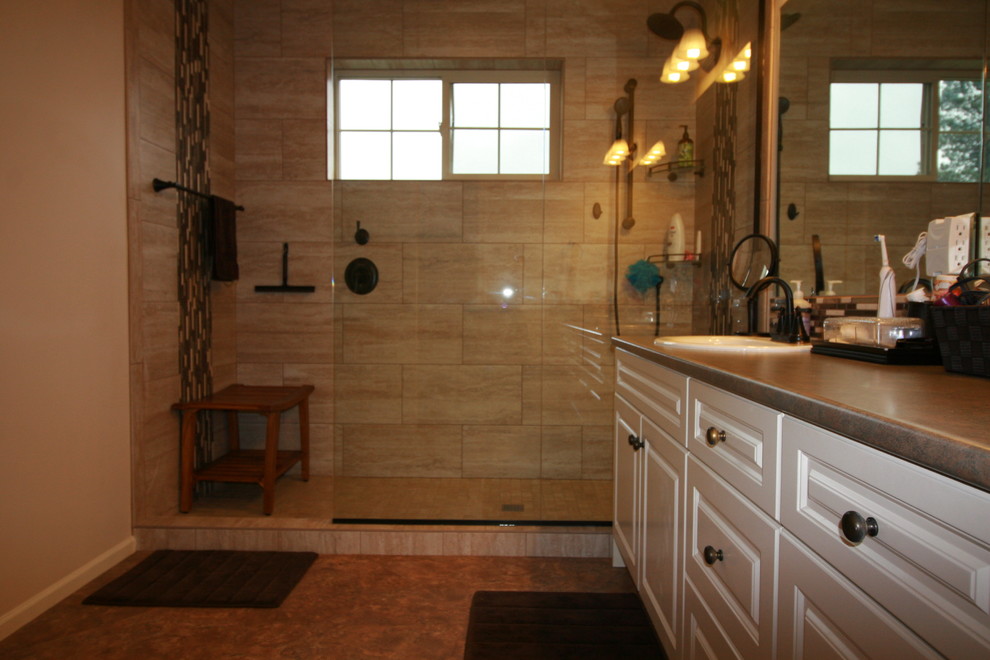 Home design - transitional home design idea in Seattle