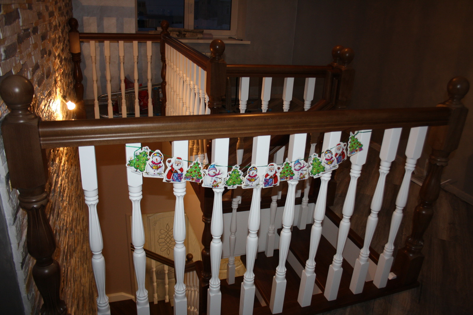 Лестница из бука с контрастной покраской