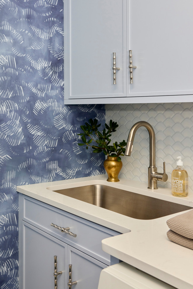 Home design - transitional home design idea in Chicago