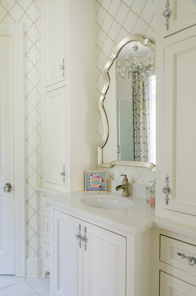 Inspiration for a cottage home design remodel in Miami