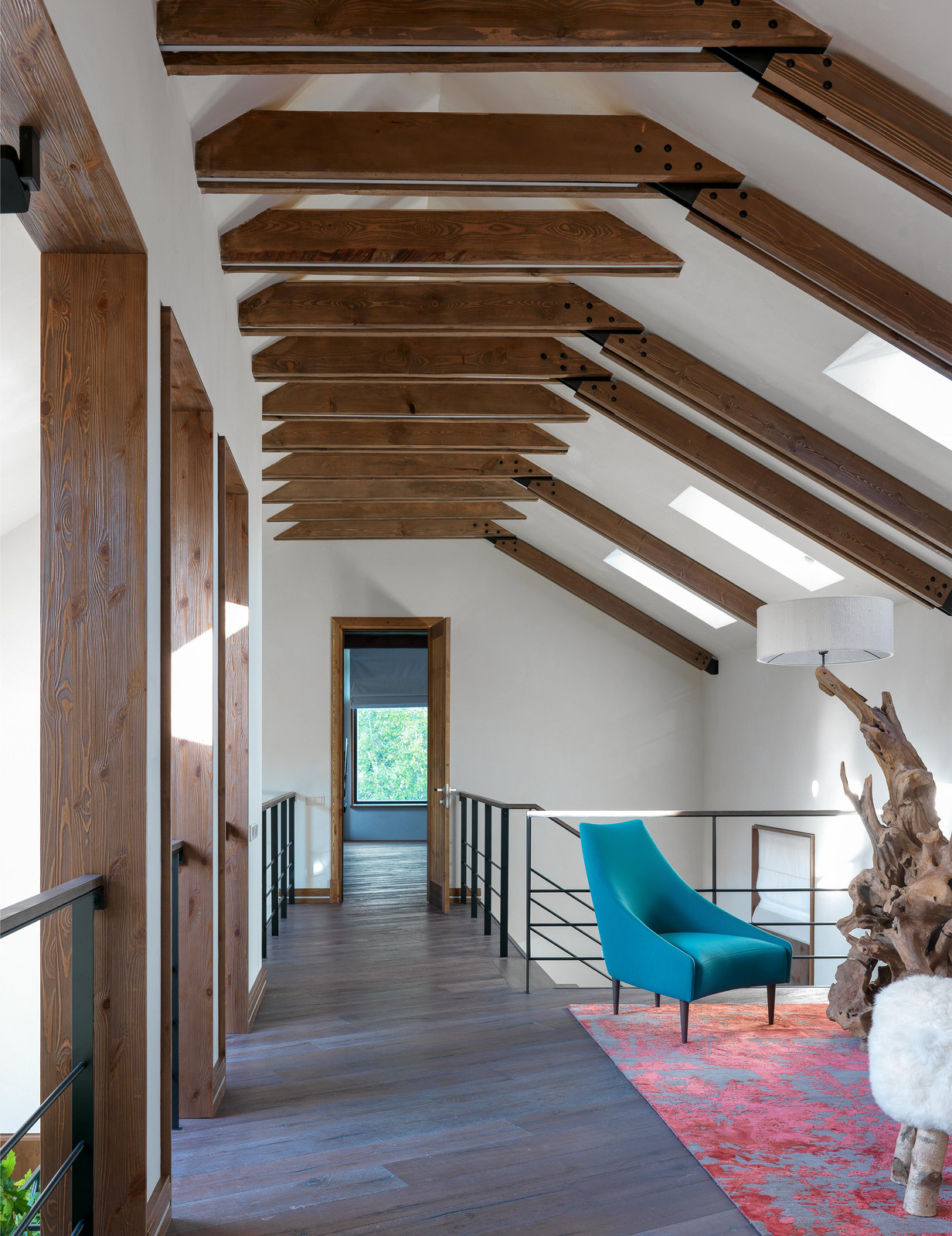 Коридор второго этажа. Загородный дом Шале