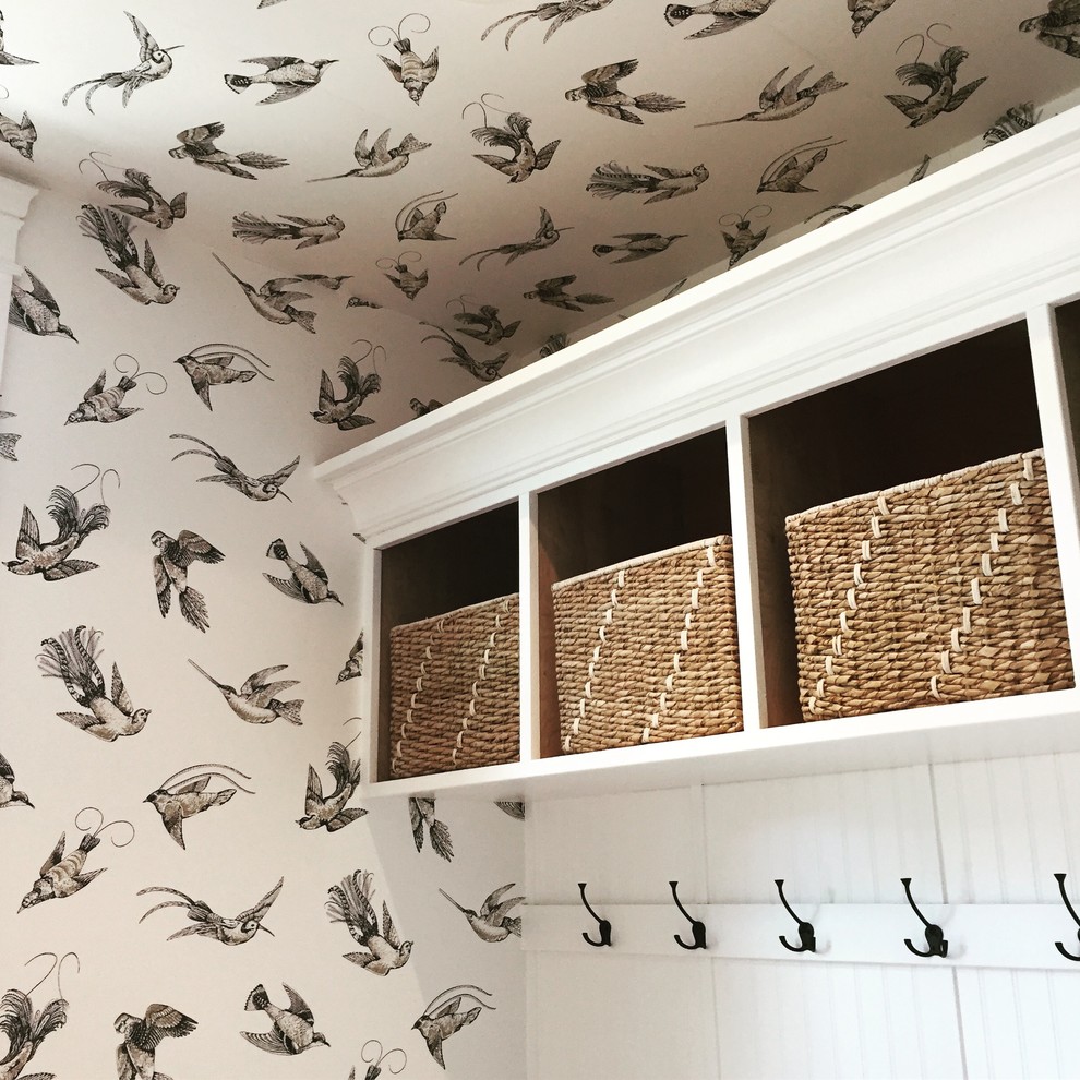 Small transitional mudroom photo in Chicago
