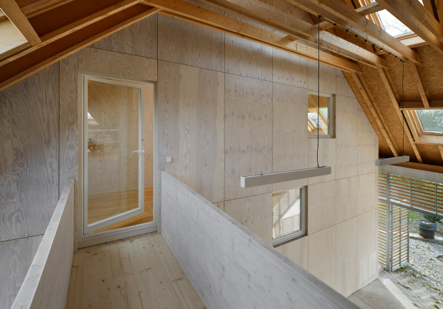 Čil&aacute; Barn hallway-and-landing