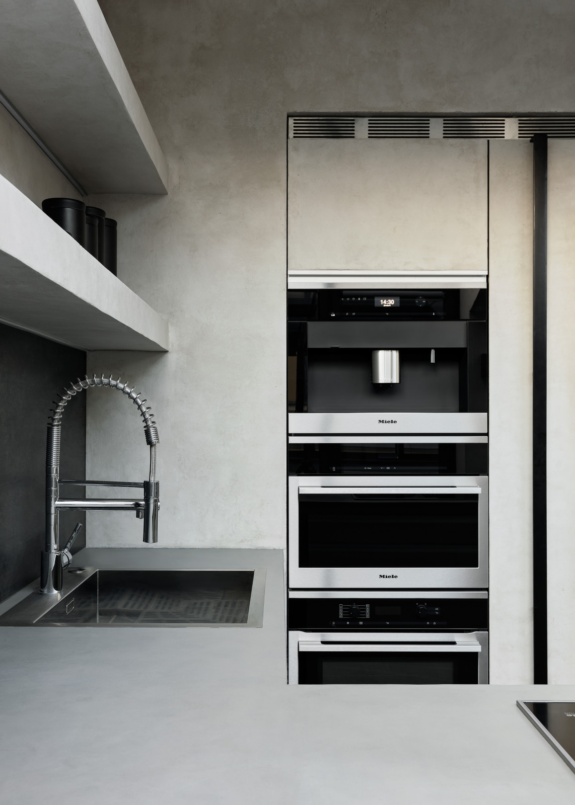 Квартира с видом на крыши Петербурга