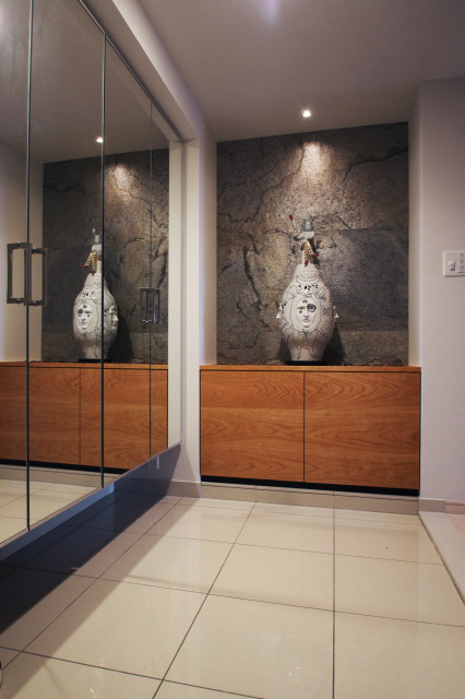 ブラックチェリーの玄関飾り棚 - モダン - 玄関 - 他の地域