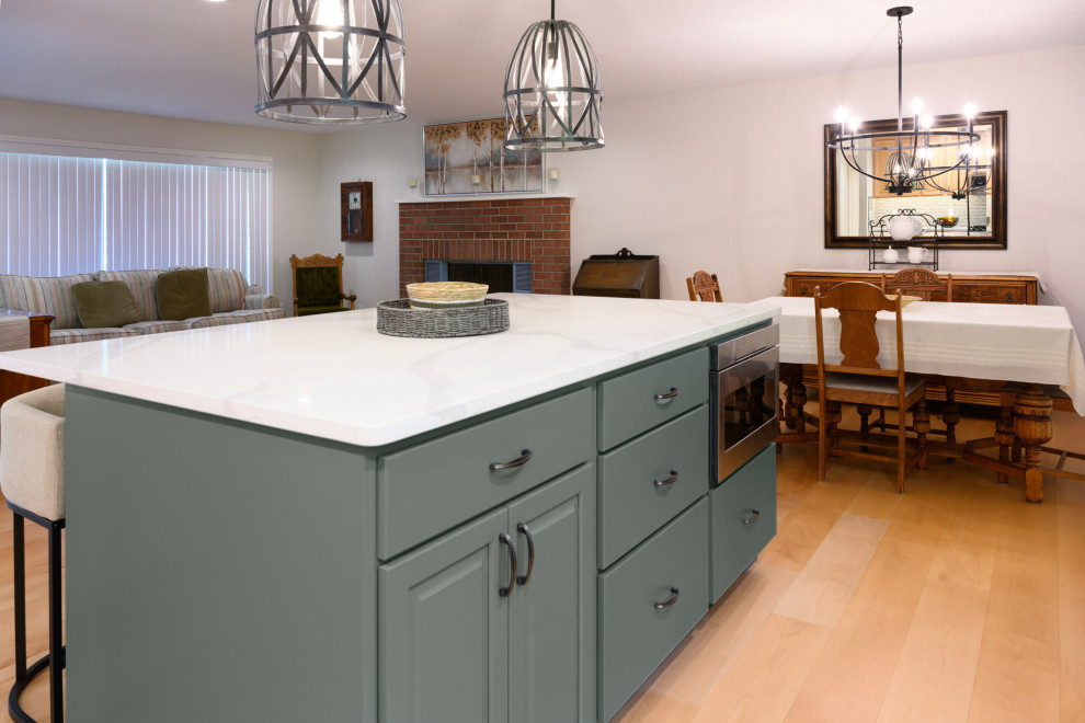 Transitional kitchen photo in Seattle