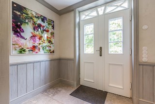 カントリー風のおしゃれな玄関ドアの画像 75選 - 2026 年 4月 | Houzz 