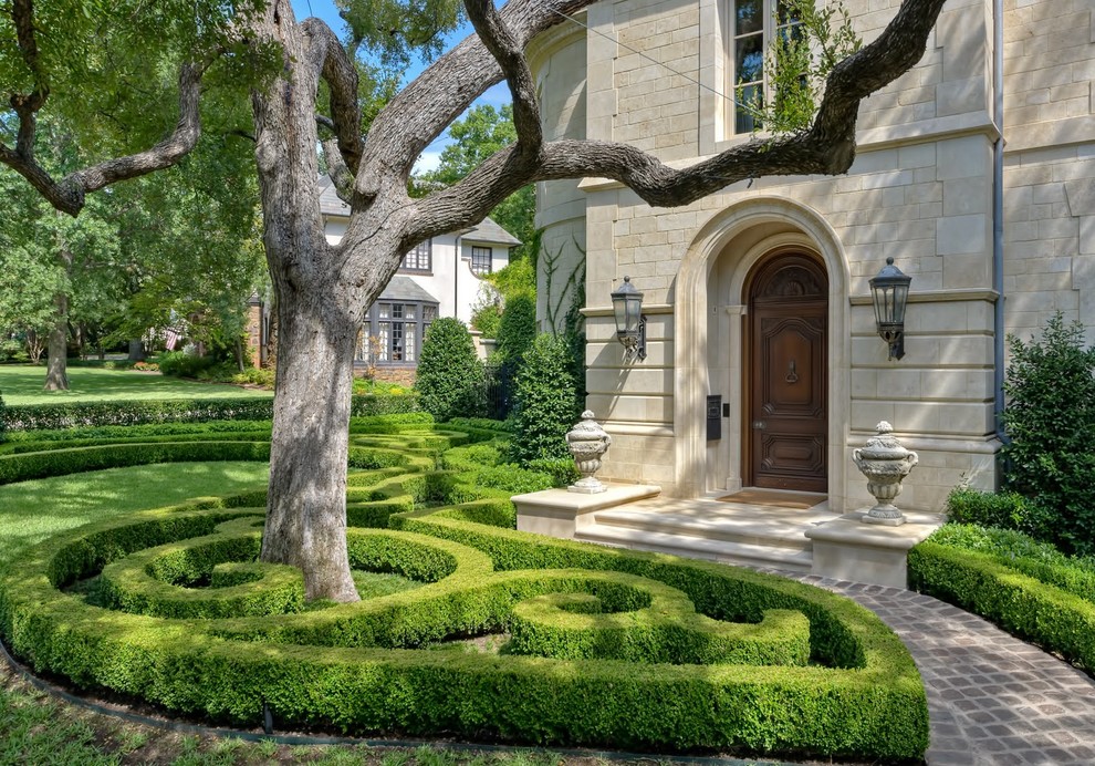 Design ideas for a traditional formal garden in Dallas.