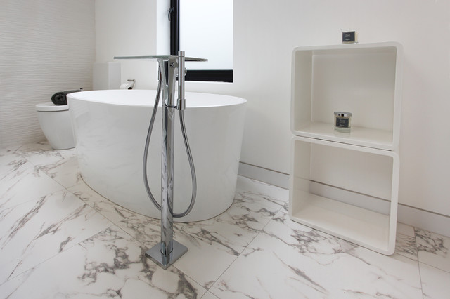 Bathroom contemporary-bathroom
