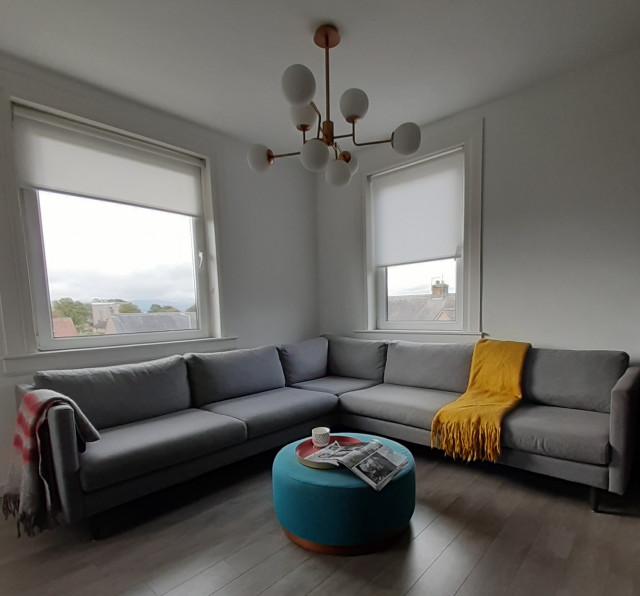 Drum Brae Flat contemporary-vardagsrum