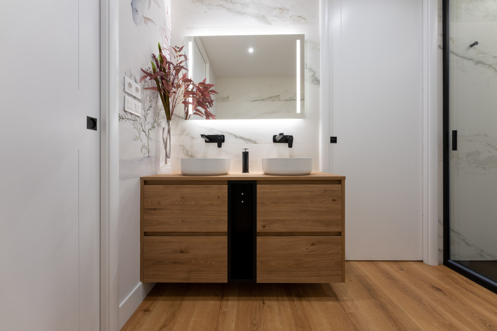 Atico "capricho" con algunos muebles de familia.