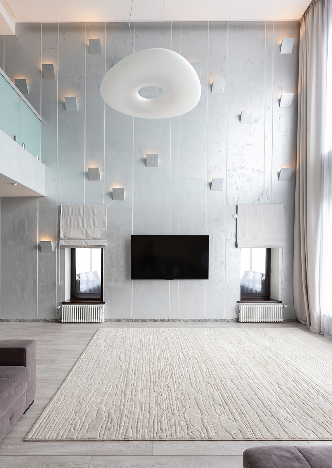 Дом с серебристыми стенами / House with silver walls