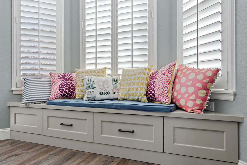 Home design - transitional home design idea in Denver