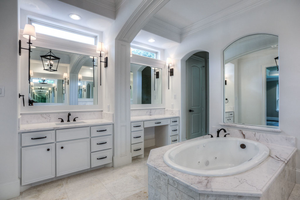 Inspiration for a transitional bathroom remodel in Houston