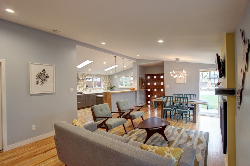Kitchen - mid-century modern kitchen idea in Denver