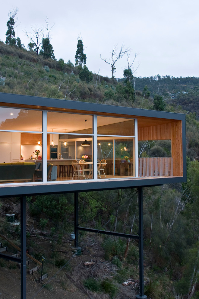 This is an example of a modern one-storey exterior in Hobart with a flat roof.