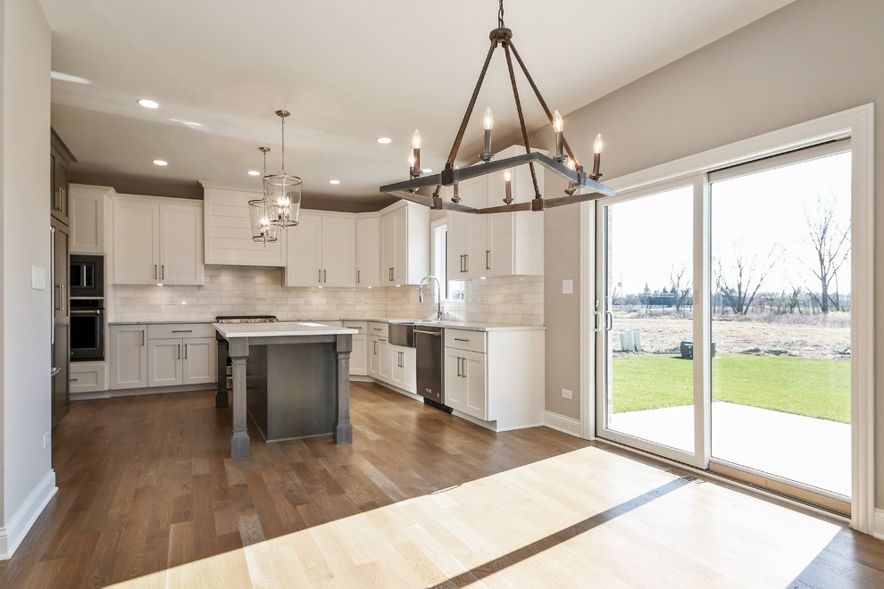 Inspiration for a transitional kitchen remodel in Chicago