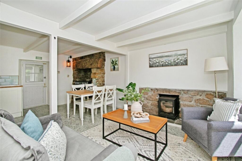 Peters Terrace - Staged to Sell