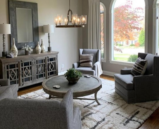 Example of a transitional home design design in Cincinnati