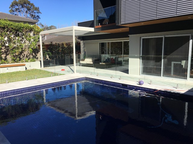 Riverview contemporary-courtyard