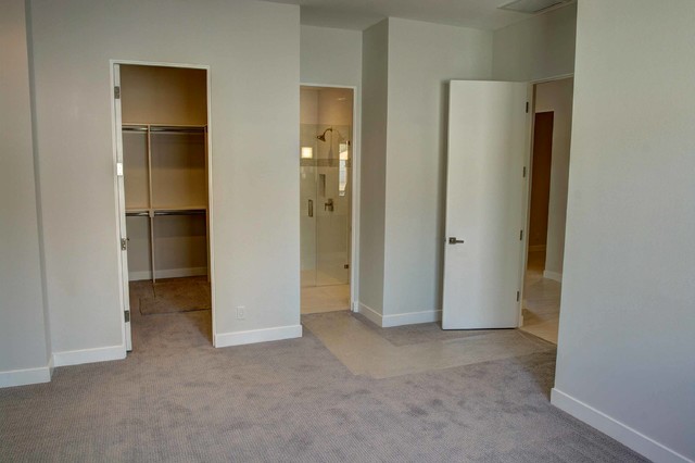 La Quinta, CA- Avenida Nuestra modern-schlafzimmer