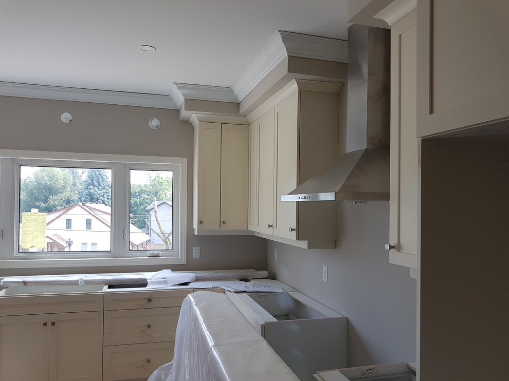 Kitchen soffit/molding troubles