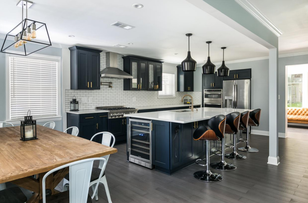 Kitchen - transitional kitchen idea in Atlanta