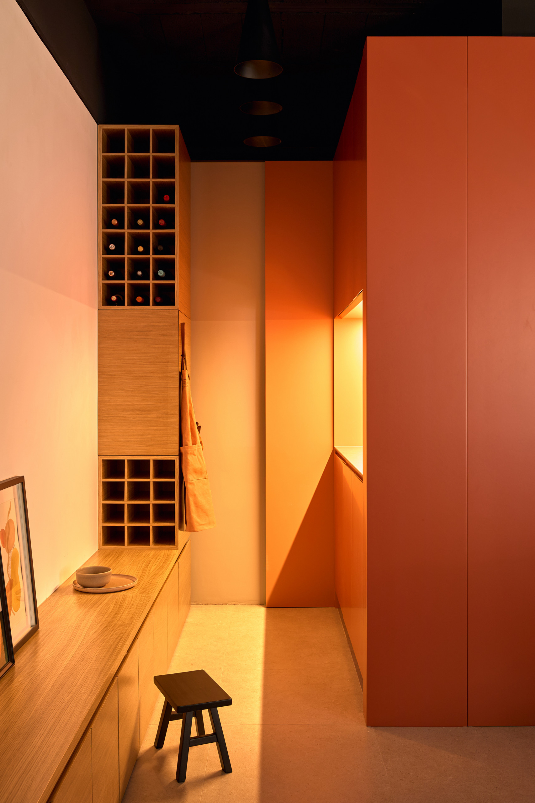 Homothecy - Kitchenette y botellero