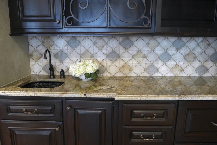 Mountain style kitchen photo in Orange County