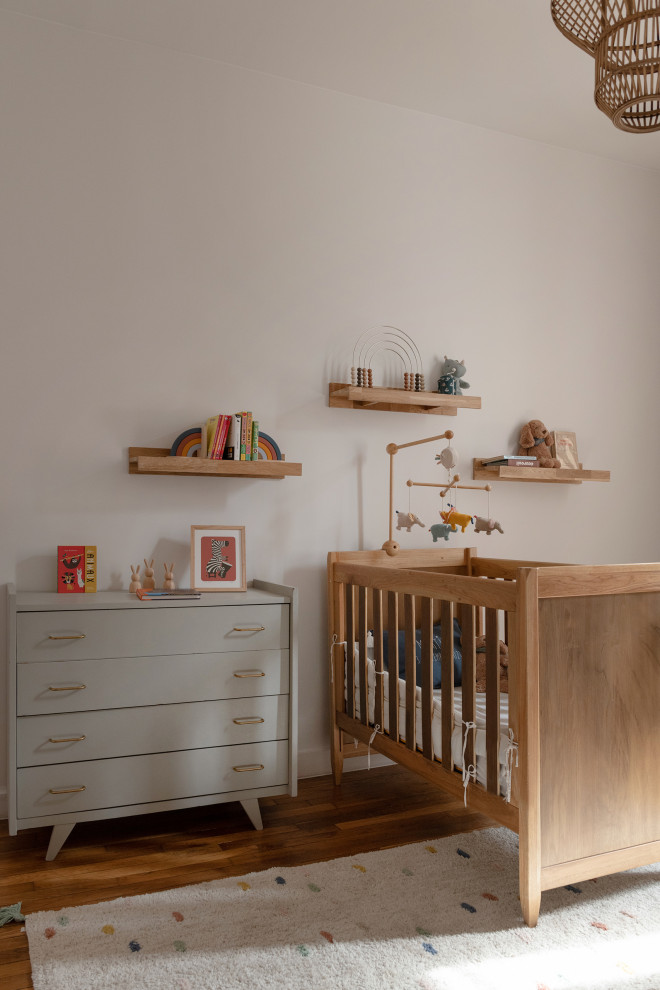 Réalisation d'une chambre de bébé nordique.