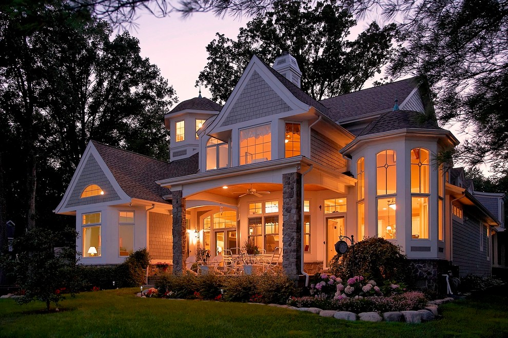 Cape Cod, Shingle style lake home - Klassisch - Häuser - Detroit - von