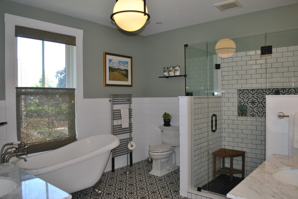 Design ideas for a classic bathroom in Providence.