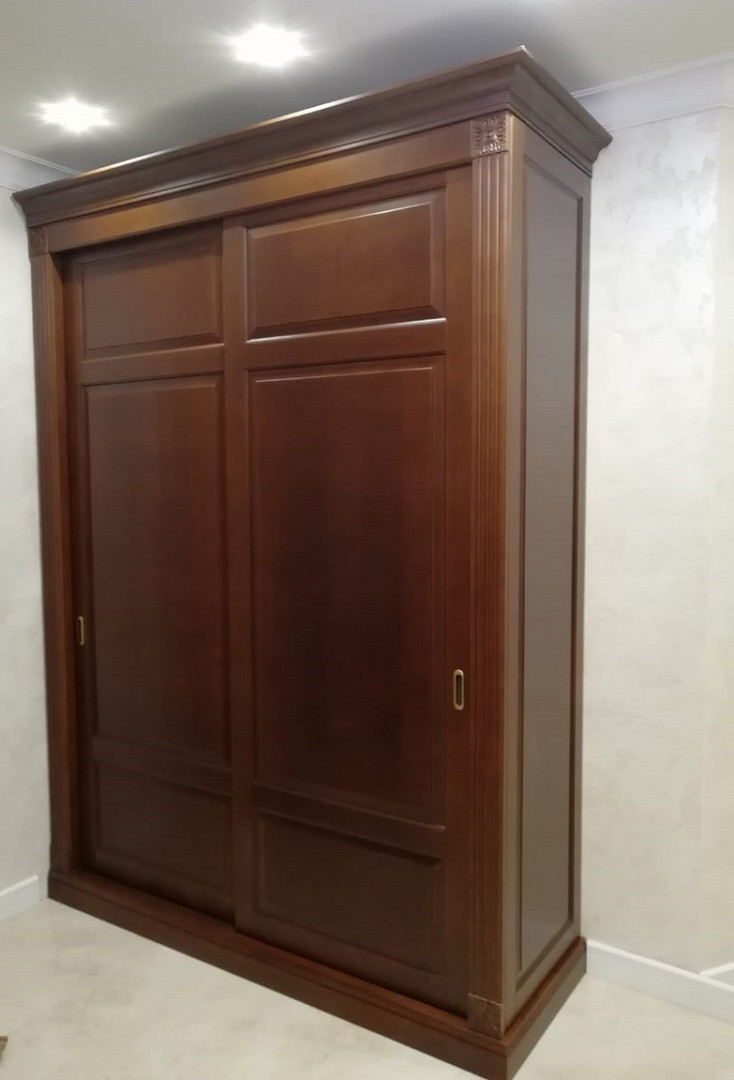 Классический шкаф купе