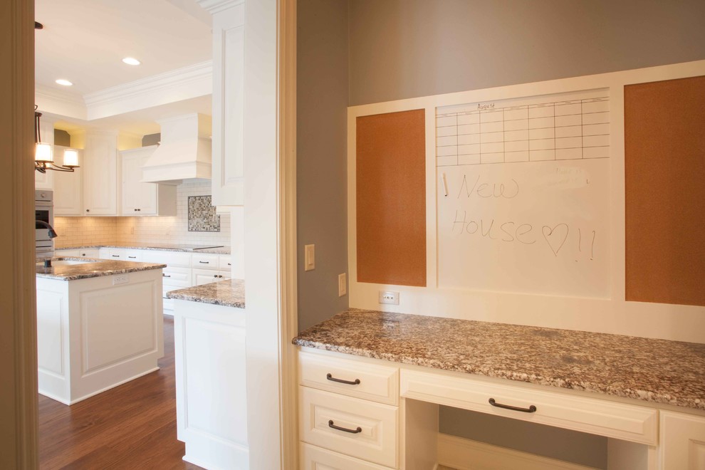 Entryway - transitional entryway idea in Milwaukee