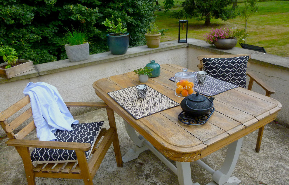 Country patio in Lille.