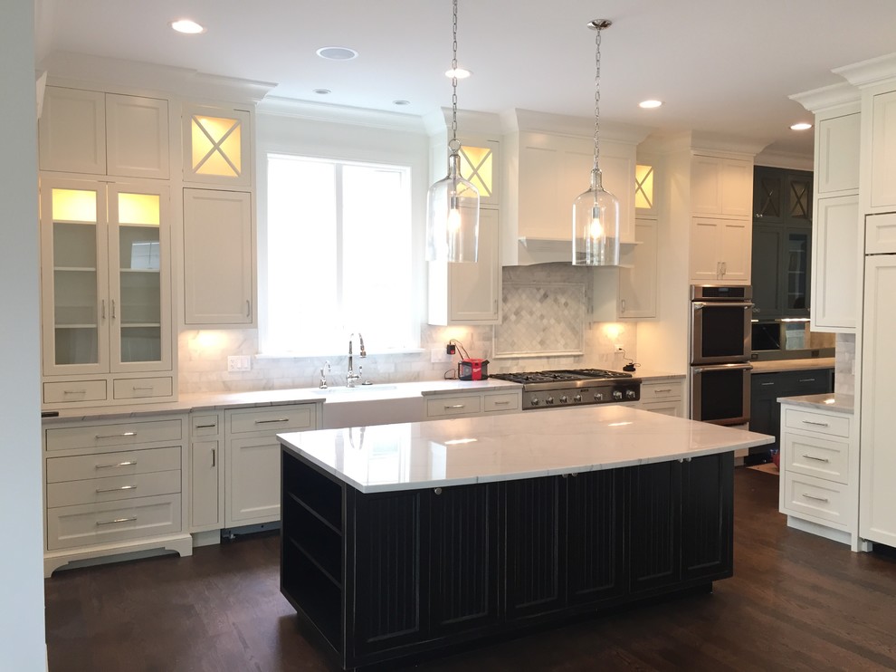 Example of a mountain style kitchen design in Chicago