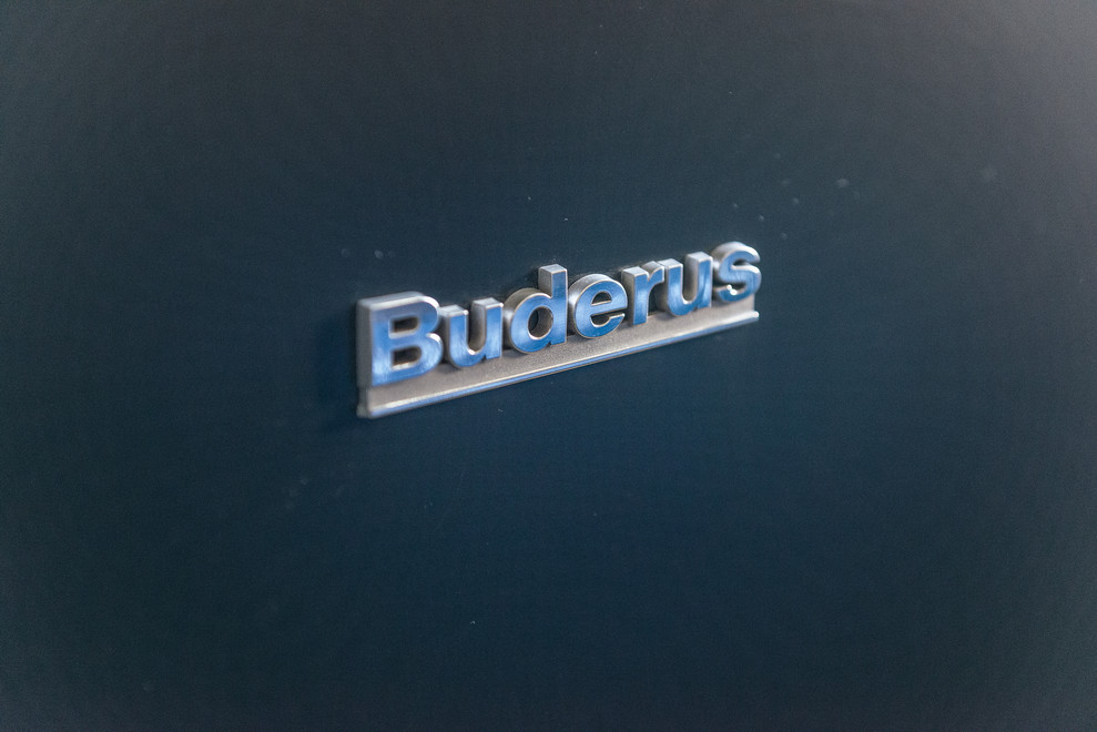 Дом с бассейном